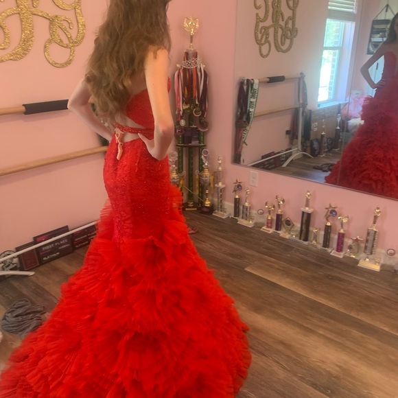 Sherri Hill Gown, size 0 - Picture 2 of 2